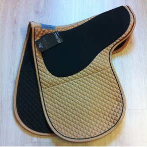 Equest Grip sadelunderlag sand med brun piping