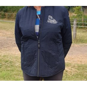 Sporty Termo jakke med Saga Svendborg logo venstre bryst